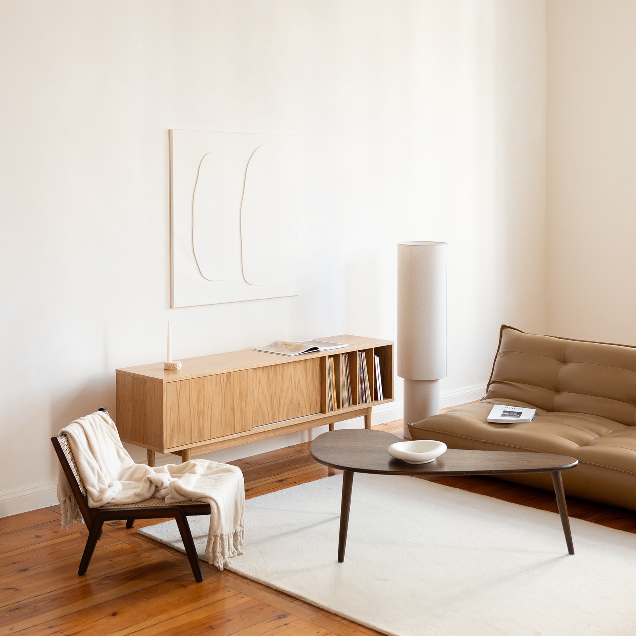 Komoda LOTV Vinyl L i stolik kawowy MESA od polskiej marki Pastform Furniture