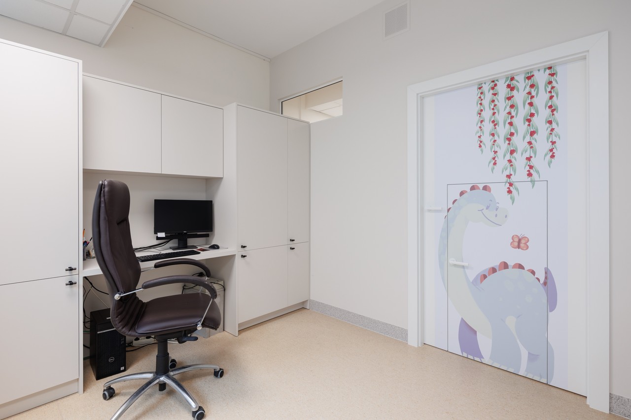 Metamorfoza w Centrum Zdrowia Dziecka. Mali pacjenci są zachwyceni - projekt Decoroom - foto Marek Koptyński