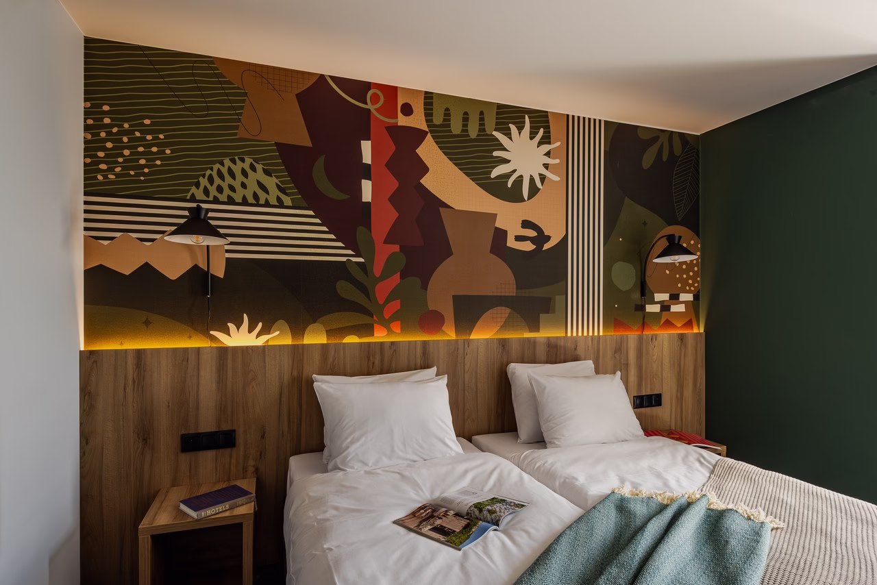 Największy samoobsługowy hotel w Polsce. Tak wygląda De Silva Inn Opole - projekt AKA Studio - foto W Środku