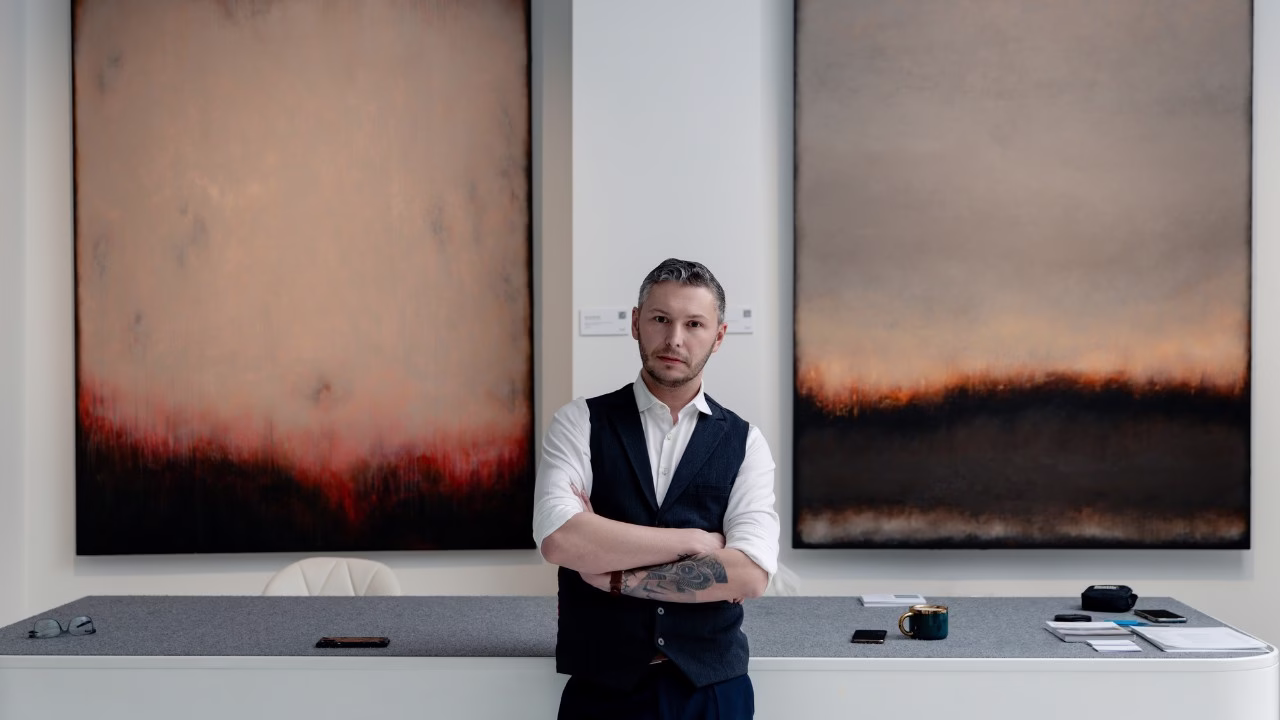 „Horizons of Silence” w Fijewski Gallery – Łukasz Olek maluje ciszę