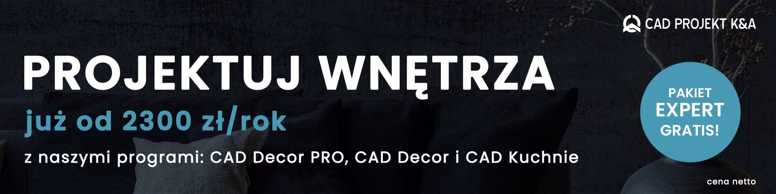 Stylowe wnętrze z ciemną sofą, designerskimi poduszkami i rośliną.